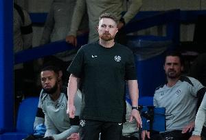 麦克法兰：红牌和纪律性及文化无关 中场休息我让球队咬紧牙关