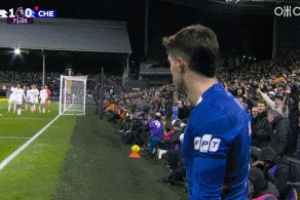 十人蓝军扳平！德拉普角球机会补射破门，打进代表切尔英超首球