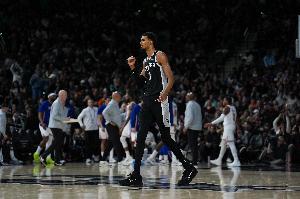 背靠背第二战&昨天打21分钟！马刺官方：文班亚马能够出战湖人