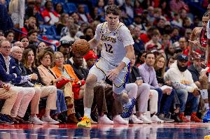 雷迪克：拉拉维亚和海斯连续发挥出色 期待全员到齐后的球队实力