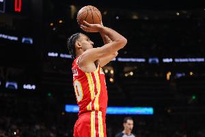 手感火热！里萨谢7记三分拿下25分8板1帽