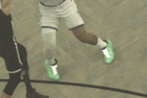 没有争议了🔨NBA官方超清慢镜确认：班凯罗绝杀三分没有踩线！