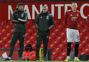 内维尔：索尔斯克亚、卡里克、范尼无论谁执教曼联，都祝他们好运