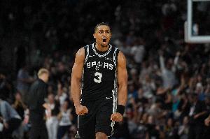 米奇：为什么凯尔登不在最佳第六人讨论范围里？他非常出色且稳定