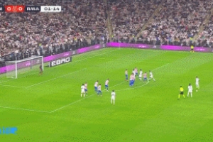 这一脚重炮！巴尔韦德开场1分20秒任意球世界波，皇马1-0领先马竞