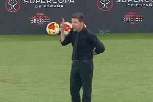 西蒙尼挑衅引发冲突后捂嘴偷笑，裁判面前又切换成无辜眼神