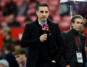 内维尔：说约克雷斯表现平平是客气的，他需要做得更多