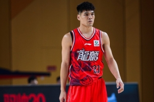 陈国豪：我们的防守强度还不够大 让对方投了很多比较轻松的出手