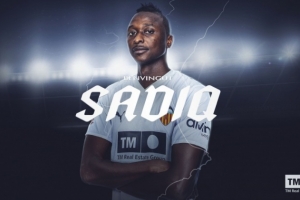 官方：皇家社会前锋萨迪克加盟瓦伦西亚，签约至2028年