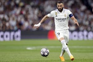 老友相聚！马卡：本泽马将观战皇马西超杯决赛+去酒店探访老队友