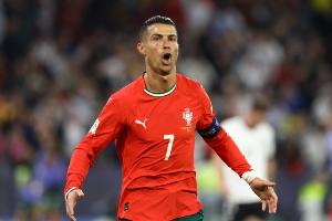 约克：C罗在足球上和梅西相当；C罗以后可以去拍电影比如速激