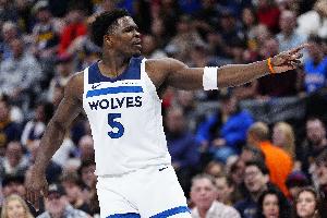 第三年轻万分？爱德华兹：我很遗憾在科比前面 我宁愿再等100天