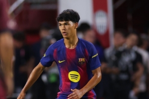 世体：巴萨计划续约青训新星德罗，以确保其未来