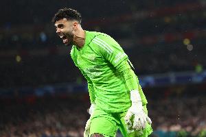 拉亚已12次单场英超0扑救却完成零封，是同期英超门将最多