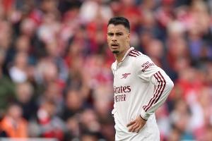 推攘受伤的布拉德利！多家媒体：马丁内利预计不会受任何追加处罚