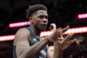 爱德华兹成第7位25岁前达成万分球员！跻身科比&詹姆斯等人之列