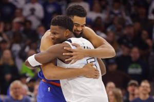 爱德华兹成为森林狼队史第三位一万分先生 比肩加内特和唐斯