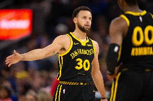 库里没有为库明加说话？微笑刺客：也许球员也认同科尔的看法