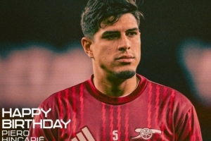 阿森纳为因卡皮耶庆祝24岁生日，球员已为枪手出战16次