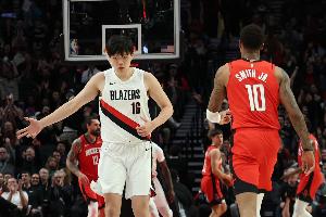 杨毅：中国球员比较内敛 在美国必须短时间内站稳位置 否则没戏