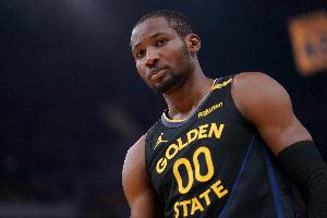 一片痴心！美记：国王正积极运作希望通过多队交易用蒙克换库明加