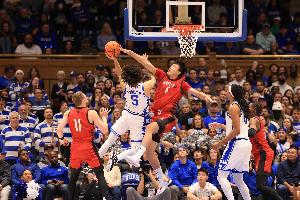 不理想！淡厚然NCAA常规赛替补出战10分钟 罚球2中0仅得2篮板