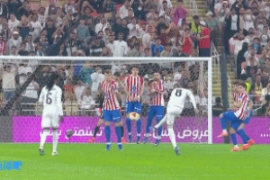 世界级进球小区级庆祝！多角度看巴尔韦德任意球世界波后庆祝动作