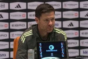 阿隆索：维尼修斯会重回巅峰 西超杯冠军会让我高兴但并不是解脱