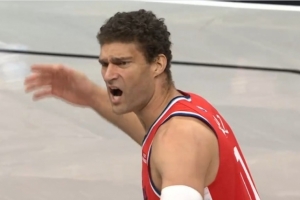 很亏！大洛封盖被吹犯规抱怨吃T 快船挑战也失败了