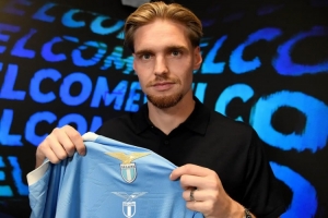 官方：阿贾克斯中场泰勒加盟拉齐奥，据悉转会费1700万欧元