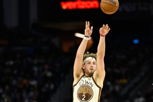 双手暴扣你最秀！波杰姆斯基高效贡献14分4板2助 正负值+28最高！