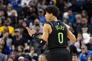 可圈可点！7号秀费尔斯15中9拿到21分5板6助3断 也有6失误