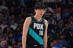 解说：杨瀚森需要慢慢地发展 突然揠苗助长提高出场时间不是好事