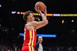 不只是防守悍将！丹尼尔斯14中8拿17分11板10助4断 生涯首个三双