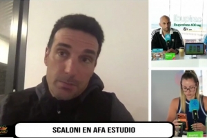 斯卡洛尼：最近和梅西见面没聊世界杯，时间还早不要给他太大压力