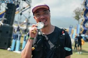 跑男！40岁赵旭日27小时09分34秒完赛百公里越野赛，男子组第936