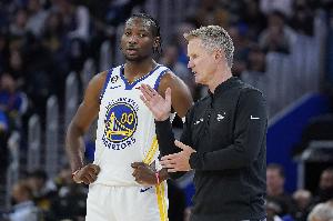 科尔打趣：还好我妈不追NBA 我永远不担心她会问我库明加的情况