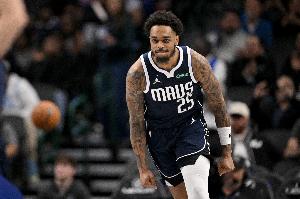 场均14.7分7.4板！明天独行侠战公牛 华盛顿因右脚踝扭伤缺席比赛