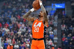 过去10场科林斯投出63.6%三分命中率 巴图姆46.3% 邓恩40.5%