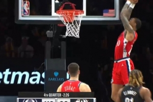 摧枯拉朽！祖巴茨送抛传 科林斯神兵天降空接炸扣轰停篮网