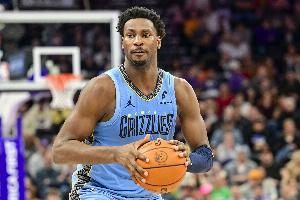 予取予求！小贾伦·杰克逊8中6砍半场最高17分 三分4中2