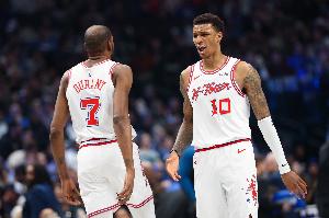 媒体人：KD今天别说摔水杯了 回更衣室把贾巴里打一顿我都能理解