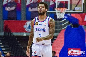 还是你最稳！哈姆雷特打满半场 10中7&罚球6中4砍下19分5助攻