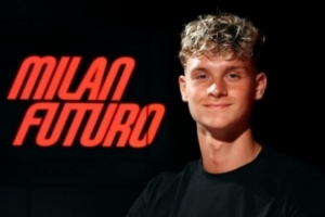 斯基拉：阿贾克斯与米兰商谈先租后买伊布儿子马克西米利安