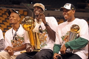 08绿军VS24绿军谁会赢？皮尔斯：我们内线更强 他们投射更好