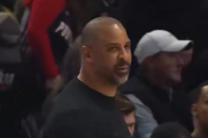 字正腔圆！阿夫迪亚造阿门犯规 乌度卡不满判罚冲着裁判爆粗