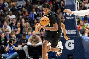 小伙子未来可期！13号秀奎因砍下14分16板12助 生涯第2次三双！