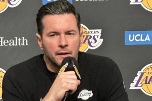 雷迪克：最后时刻裁判有三次没有听到我喊暂停 末节阵容没问题