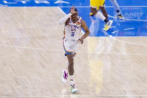 戴格诺特：杰伦威的手腕情况不太理想 他需要给自己一些耐心