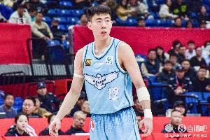 内外开花！段昂君9中6拿到17分 三分7中4